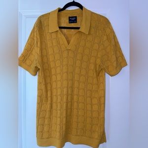 Abercrombie and Fitch men’s sweater polo. Size small. Yellow.
